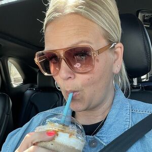 Meet your Posher, Jenne